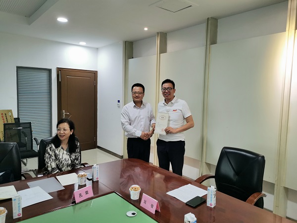 0cef762957d94ab789d26f344b14bf51.jpg 专业学位硕士校外导师聘任仪式.jpg