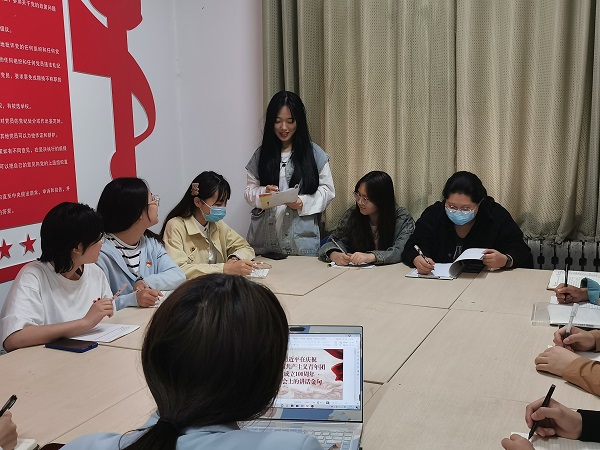 f3a2f1eadc524589908ff3177ed186a8.jpg 学习习近平总书记在建团100周年上的讲话.jpg